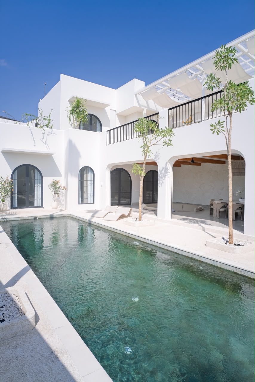 BRAND NEW LUXURY VILLA IN CANGGU
